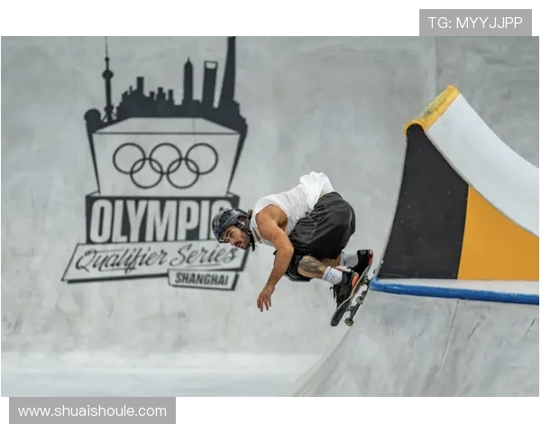 成都滑板队在滑板节奏排行榜中荣获第六名展现出强劲实力与团队精神